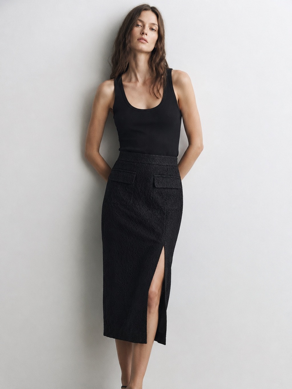 J. CREW Black Lace Textured Pencil Skirt Front Pockets & Side Slit Size 2